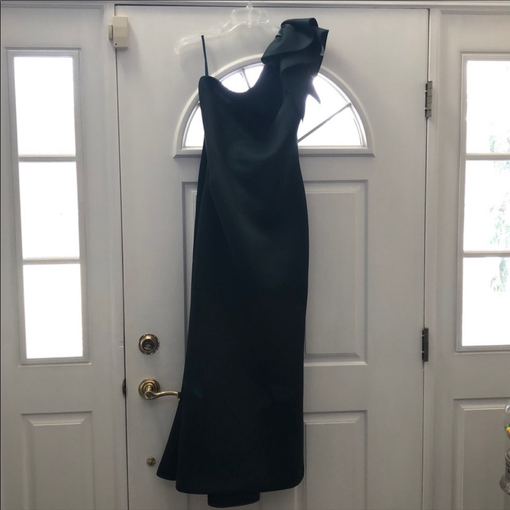 ✨💚Emerald Green Jovani one shoulder formal-12